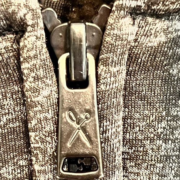 Marc Ecko - Men’s Medium - Fuzzy Black & Grey Hoodie - - Picture 10 of 16